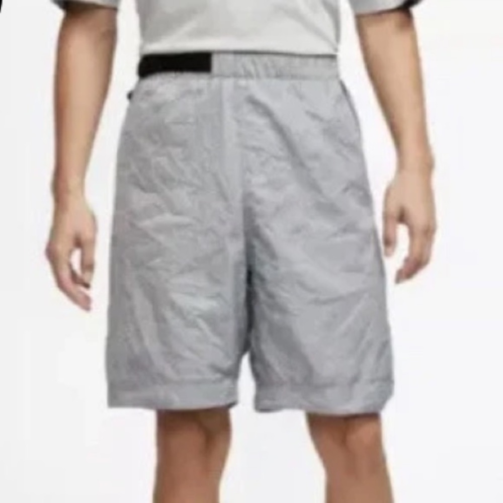 Nike Sportswear Tech Pack 9” Nylon Gray Crinkle Shorts CJ5188-073 XL - Picture 2 of 8